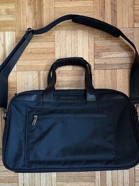 Sleek Nomad Lane Bento Bag in Black (Excellent Condition!)